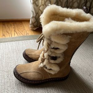 North face waterproof leather/suede boots